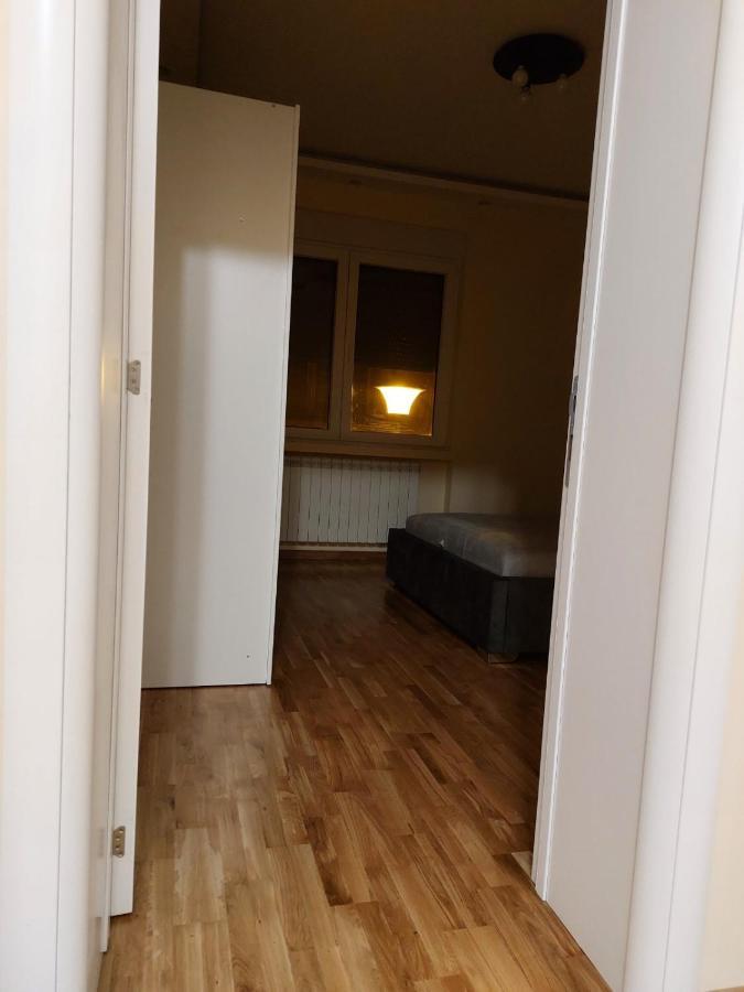 Jez Lägenhet Belgrad Exteriör bild